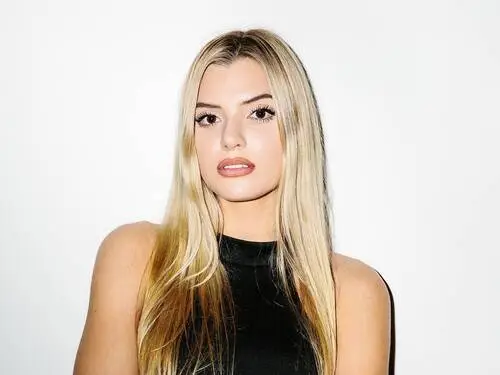 Alissa Violet Jigsaw Puzzle picture 828252