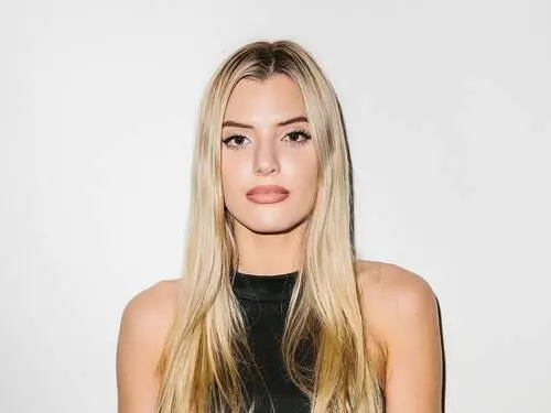 Alissa Violet Jigsaw Puzzle picture 828255