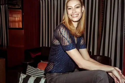 Alyssa Sutherland Wall Poster picture 828262
