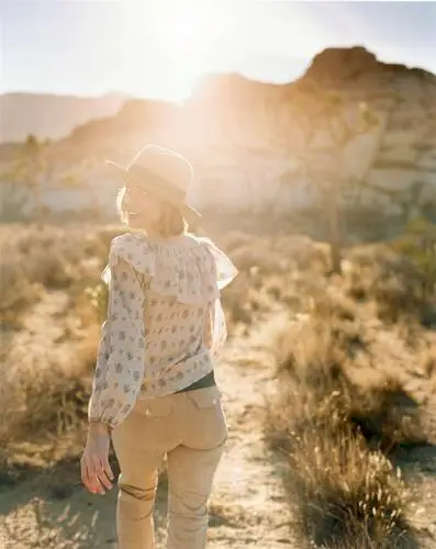 Amanda Peet Men's Colored  Long Sleeve T-Shirt - idPoster.com
