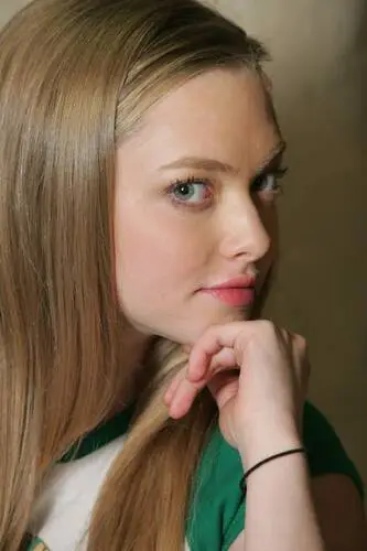 Amanda Seyfried Wall Poster picture 563896
