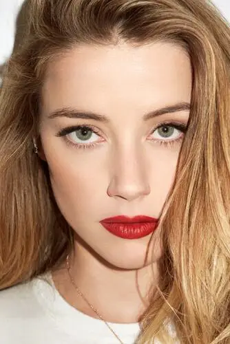 Amber Heard Protected Face mask - idPoster.com