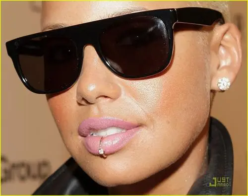 Amber Rose Wall Poster picture 73346