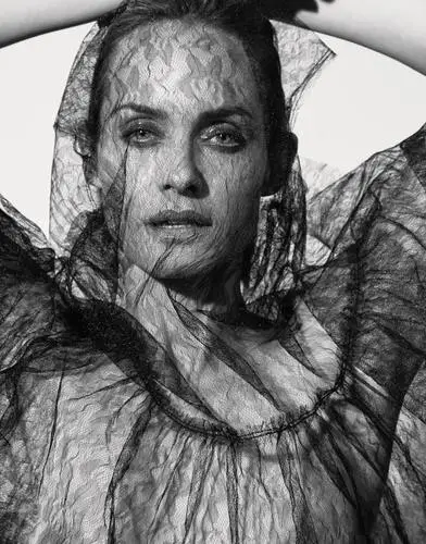 Amber Valletta Jigsaw Puzzle picture 558512