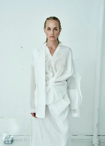 Amber Valletta Jigsaw Puzzle picture 700071