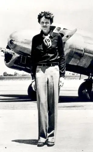 Amelia Earhart Men's Colored T-Shirt - idPoster.com