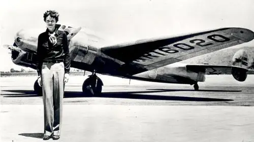 Amelia Earhart Men's Colored  Long Sleeve T-Shirt - idPoster.com