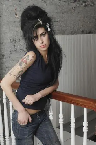 Amy Winehouse White T-Shirt - idPoster.com