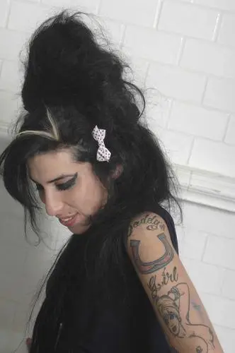 Amy Winehouse Jigsaw Puzzle picture 343079
