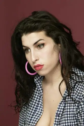 Amy Winehouse Protected Face mask - idPoster.com