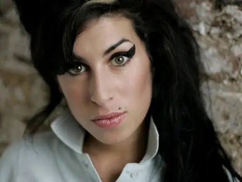 Amy Winehouse Jigsaw Puzzle picture 94302