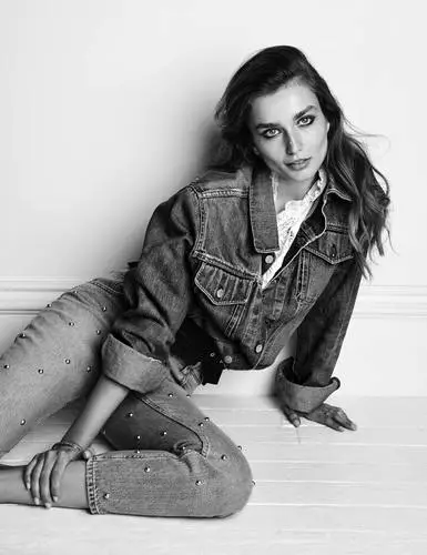 Andreea Diaconu Jigsaw Puzzle picture 700265