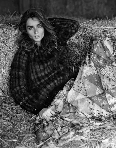 Andreea Diaconu Jigsaw Puzzle picture 700269