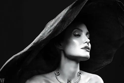 Angelina Jolie Wall Poster picture 700291