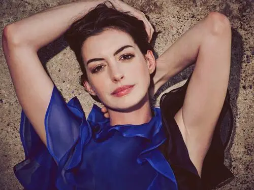 Anne Hathaway Computer MousePad picture 411560