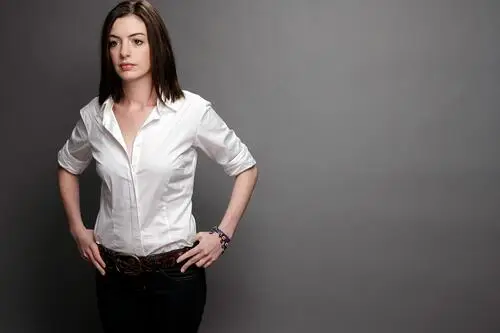 Anne Hathaway White T-Shirt - idPoster.com