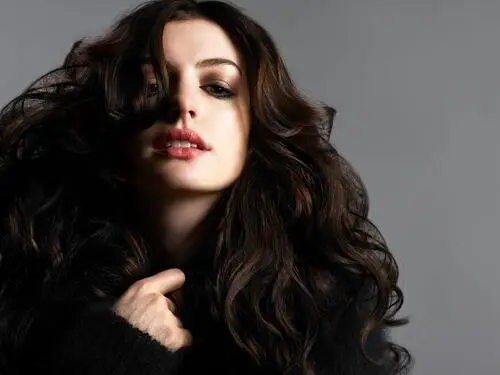 Anne Hathaway Wall Poster picture 565273