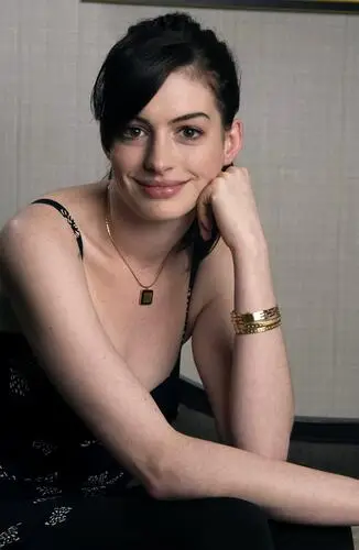 Anne Hathaway Jigsaw Puzzle picture 910102