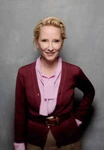 Anne Heche Jigsaw Puzzle picture 902617