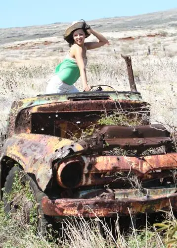 Annet Mahendru Women's Colored Tank-Top - idPoster.com
