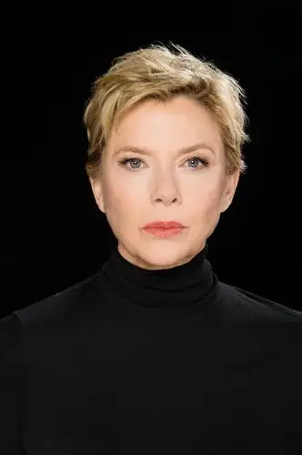 Annette Bening Wall Poster picture 902635