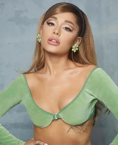 Ariana Grande Tote Bag - idPoster.com