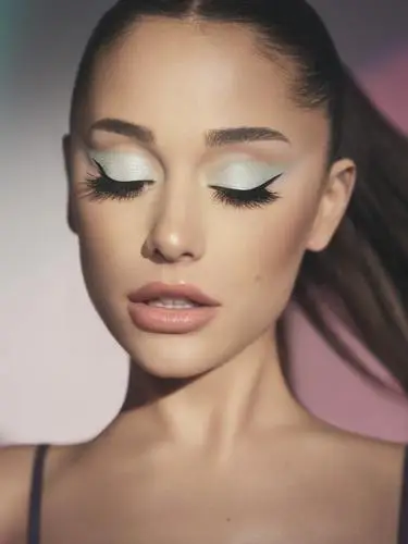Ariana Grande Jigsaw Puzzle picture 1044220