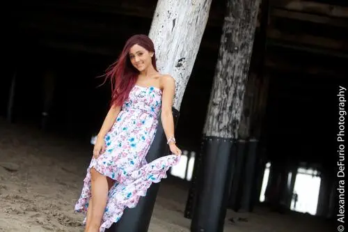 Ariana Grande Women's Colored Tank-Top - idPoster.com
