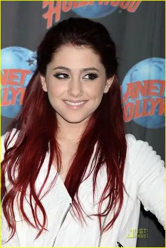 Ariana Grande Wall Poster picture 303906