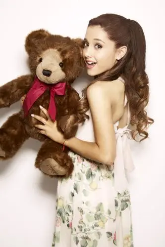 Ariana Grande Wall Poster picture 565449