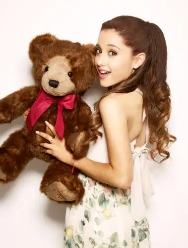 Ariana Grande Wall Poster picture 565460