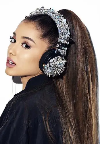 Ariana Grande Jigsaw Puzzle picture 678373