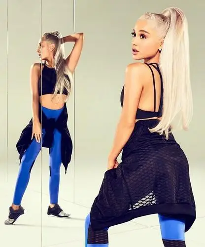 Ariana Grande Wall Poster picture 793722