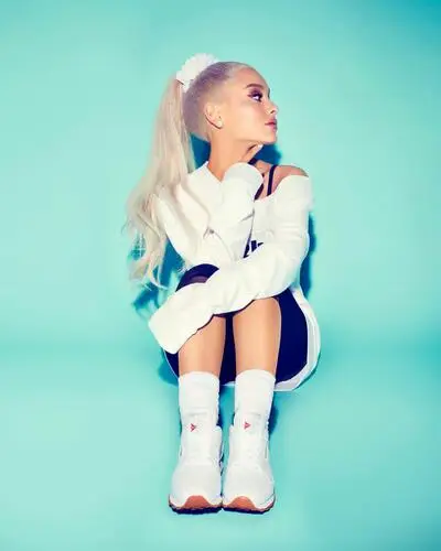Ariana Grande Jigsaw Puzzle picture 793725