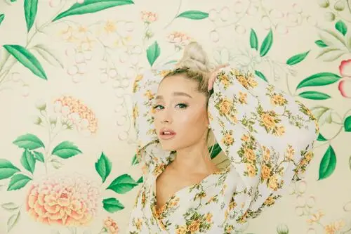 Ariana Grande Jigsaw Puzzle picture 793731