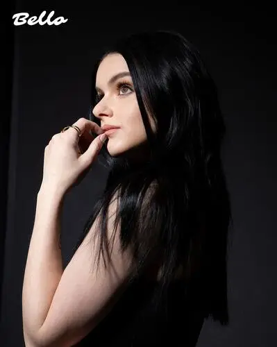 Ariel Winter Jigsaw Puzzle picture 901030