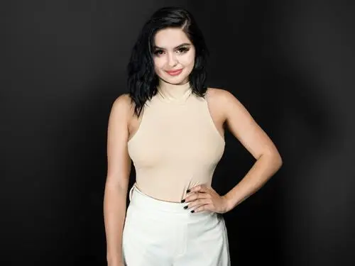 Ariel Winter Jigsaw Puzzle picture 910462