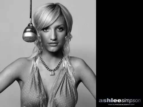 Ashlee Simpson Wall Poster picture 127859