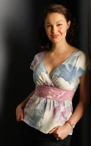 Ashley Judd Women's Colored Hoodie - idPoster.com