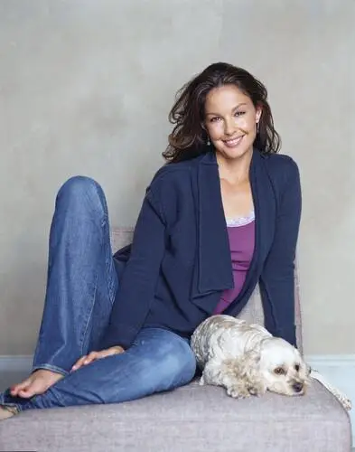 Ashley Judd Women's Colored T-Shirt - idPoster.com