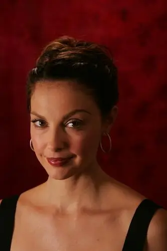 Ashley Judd Protected Face mask - idPoster.com