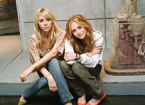 Ashley and Mary-Kate Olsen Fridge Magnet picture 921215