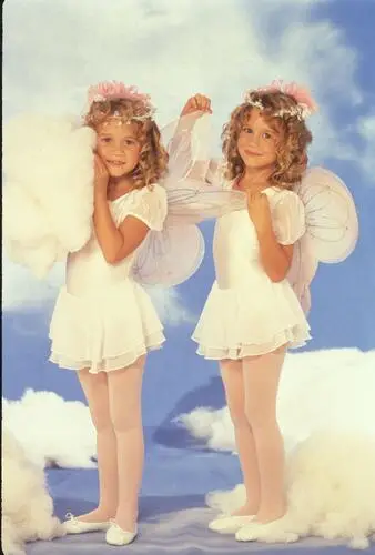 Ashley and Mary-Kate Olsen Wall Poster picture 921520