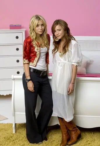 Ashley and Mary-Kate Olsen Wall Poster picture 921535