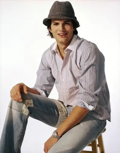 Ashton Kutcher White T-Shirt - idPoster.com