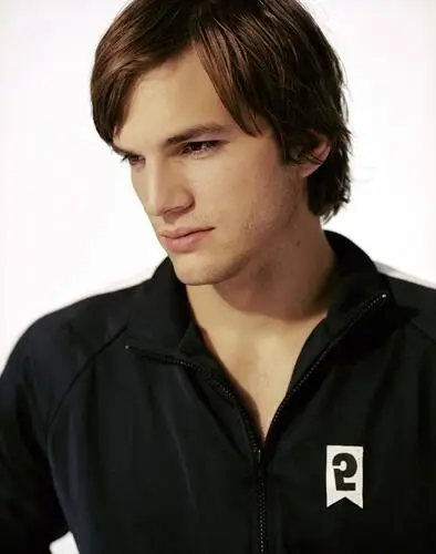 Ashton Kutcher Men's Colored T-Shirt - idPoster.com