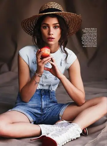 Astrid Berges-Frisbey White Tank-Top - idPoster.com