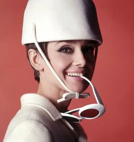 Audrey Hepburn Protected Face mask - idPoster.com