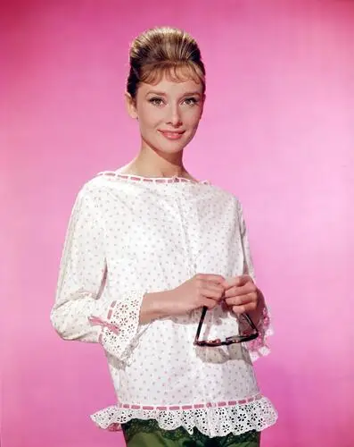 Audrey Hepburn White T-Shirt - idPoster.com