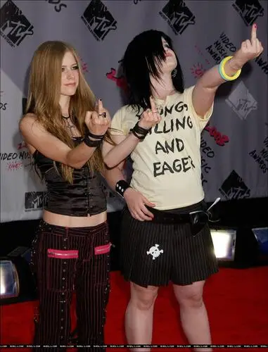 Avril Lavigne Men's Colored  Long Sleeve T-Shirt - idPoster.com